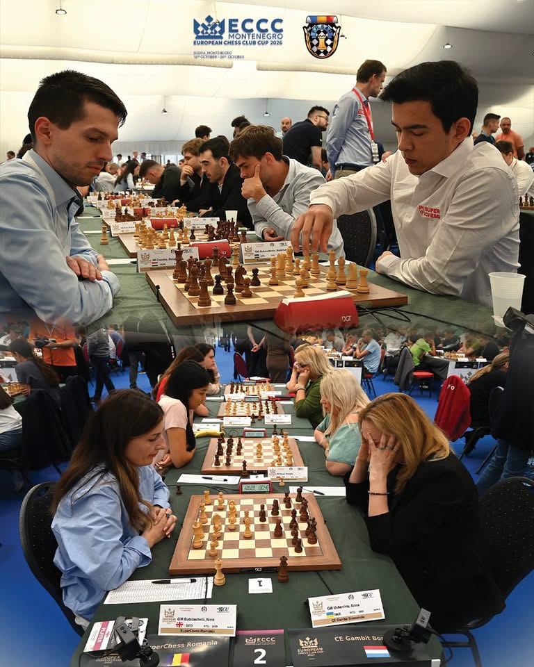 Echipele SuperChess la mese, Hotel Slovenska Plaza. Foto: FRȘah