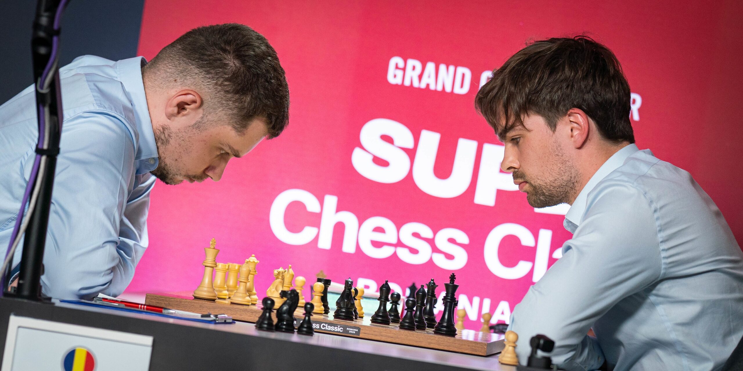 Bogdan-Daniel Deac și Jorden van Foreest la Super Chess Classic România 2026